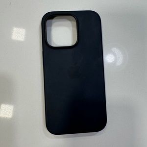 iPhone 14 Pro Silicone MagSafe Case